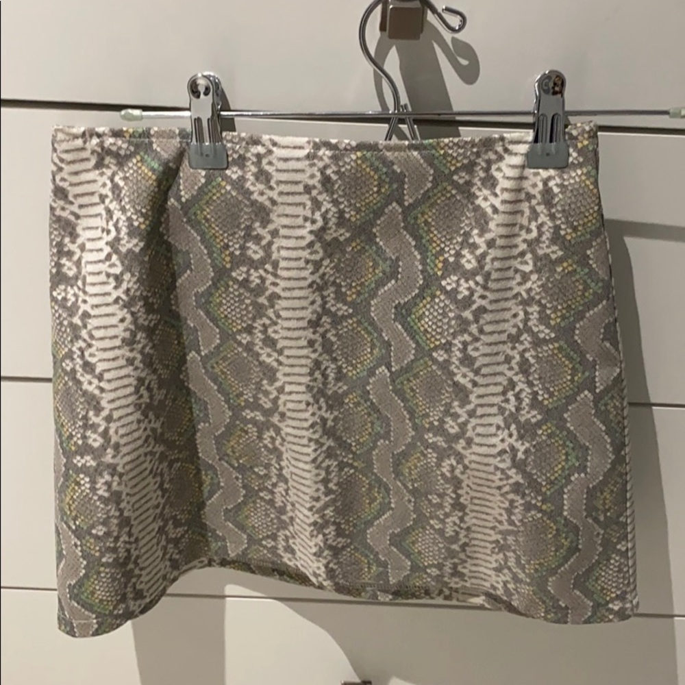 NWT HONEY PUNCH snakeskin mimi skirt size small